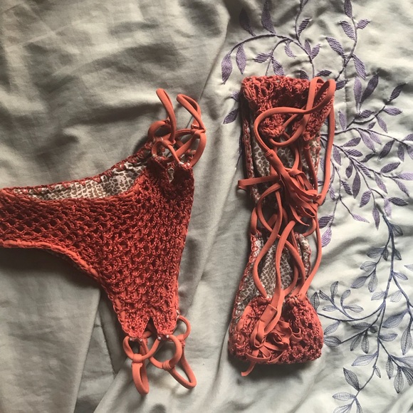 Acacia Lumahai Top & Molokai Bottoms Peach Crochet - Picture 2 of 2